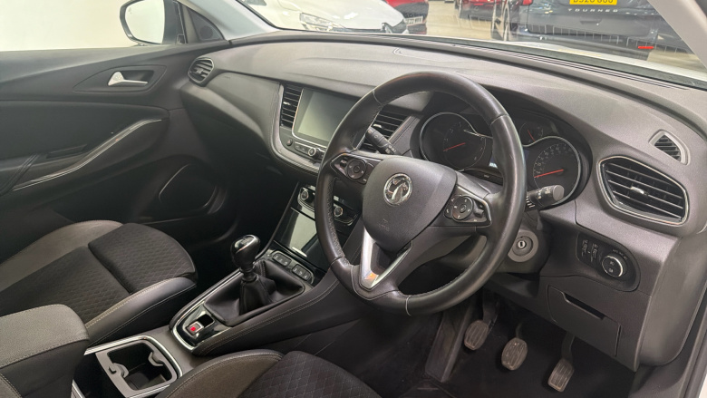 Vauxhall Grandland X 1.2 Turbo SRi Nav 5dr Petrol Hatchback